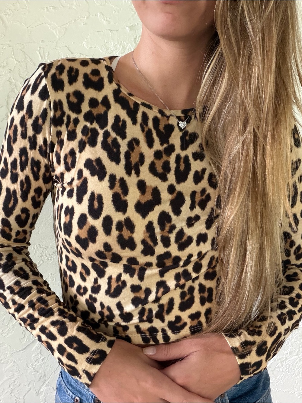 Alice + Olivia Leopard Print Long Sleeve Crop Top - Tan & Brown